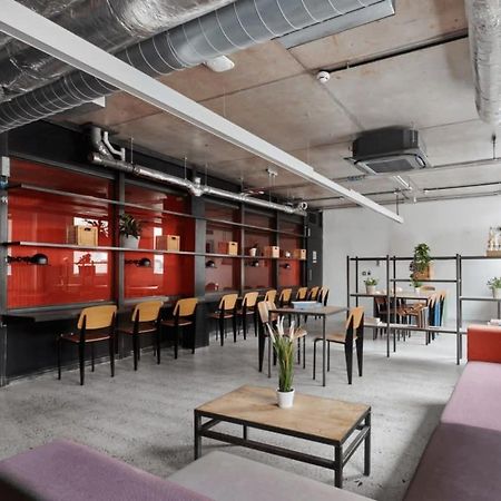 Zeni Central Exeter Studios ภายนอก รูปภาพ