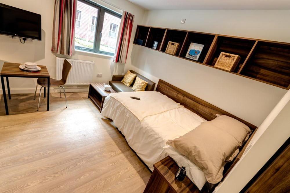 Zeni Central Exeter Studios ภายนอก รูปภาพ